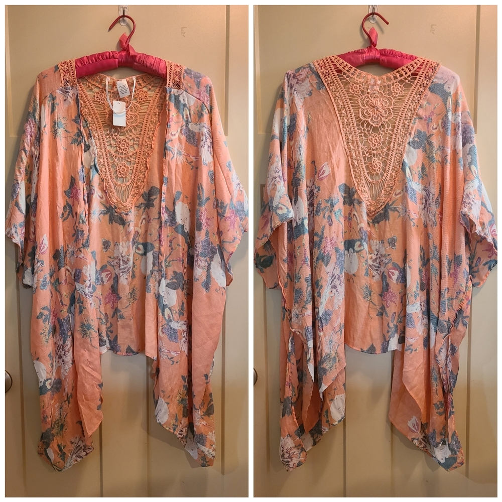 New With Tags- Cactus Moon -Coral Floral Print Kimono, Crochet Inset, One Size 